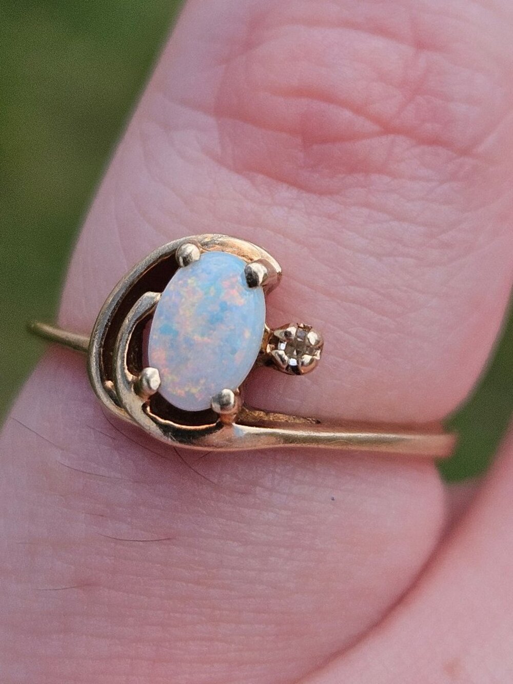 10K Yellow Gold Nested Opal Diamond Cocktail Statement Ring Size 6.5